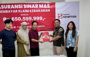 Asuransi Sinar Mas Tuntaskan Klaim Kebakaran Rp 650 Juta