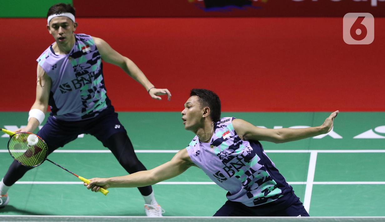 Dengan kemenangan ini, Fajar/Rian berhasil melangkah ke perempat final Indonesia Open 2023. (Liputan6.com/Helmi Fithriansyah)