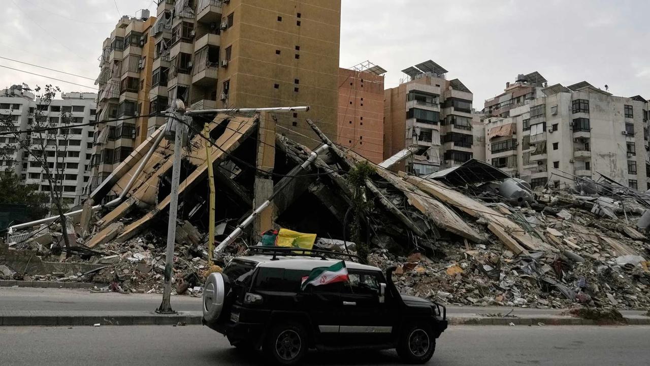 FOTO Warga Lebanon Kembali dari Pengungsian Setelah Gencatan Senjata