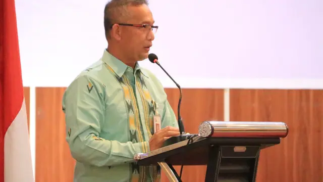 Kepala Kantor Perwakilan OJK Sultra, Mohamad Fredly Nasution.(Foto: Dokumen OJK Sultra)