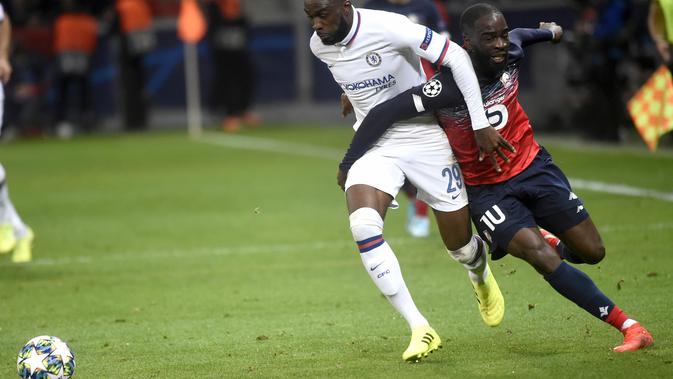 Fikayo Tomori tampil solid saat Chelsea kalahkan Lille (FRANCOIS LO PRESTI / AFP)