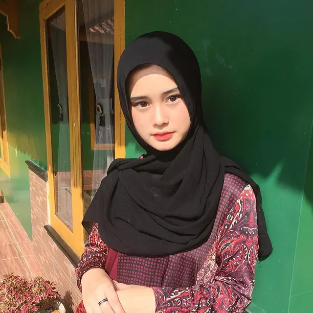 Perankan Karakter Tomboi, Ini 6 Potret Liyan Zef Pemeran Salma ‘DJS’ Tampil Berhijab