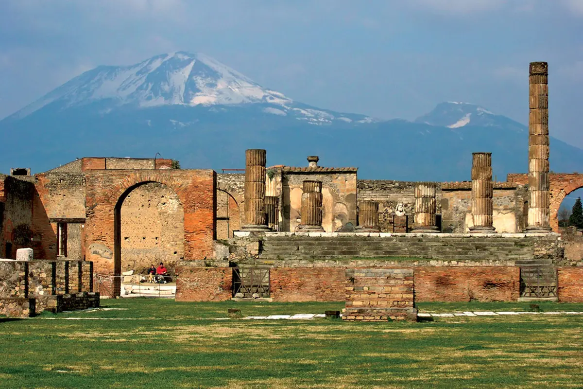 Memasuki Lorong Waktu Kembali ke Kota Kuno Romawi di Pompeii