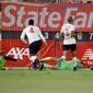 Marcus Wendel mencetak gol penyeimbang saat Sporting CP menahan Liverpool 2-2 dalam laga uji coba di Yankee Stadium, New York, Kamis (25/7/2019) pagi WIB. (AP Photo/Frank Franklin II)