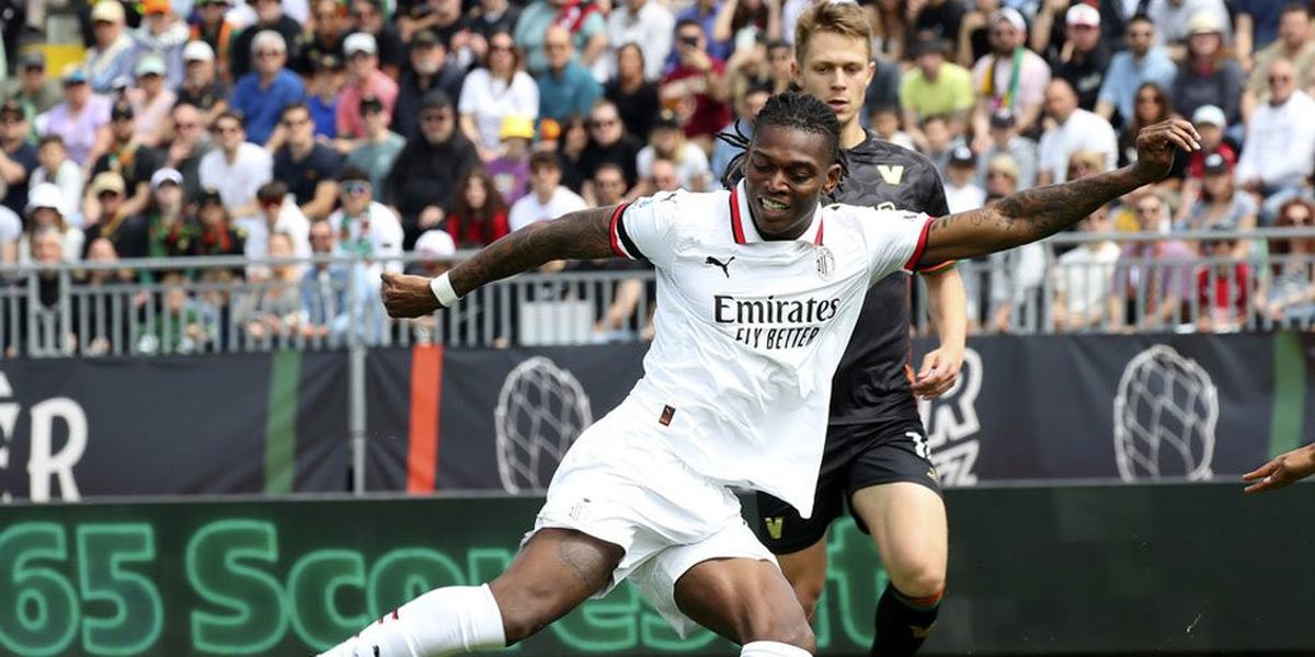 Cerita Rafael Leao: Hampir ke Inter Milan, Diselamatkan Panggilan Paolo Maldini
