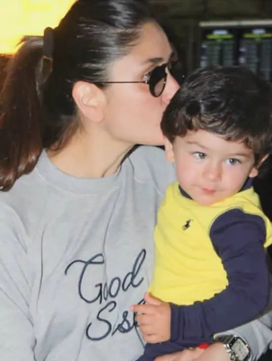 Aktris yang kini berusia 38 tahun ini selalu membagikan kekompakan pada Taimur. Tak jarang Kareena membagikan momen kasih sayangnya di media sosial. (Liputan6.com/IG/@therealkareenakapoor)