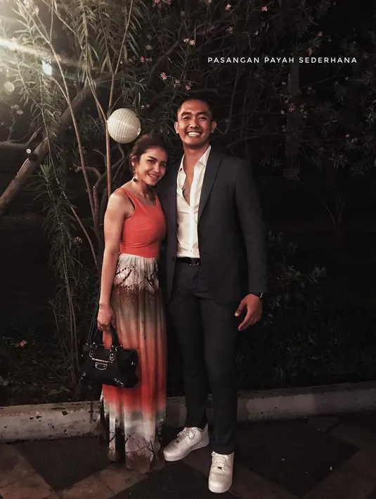 Bagi pria 26 tahun asal Bandung ini, menyebut tahun ini menjadi tahun memulai kembali. Ia juga mengucapkan terimakasih pada warganet yang selama ini dipandang rendah oleh orang lain. Dan diremehkan orang yang belum mengenalnya. (Instagram/uusbiasaaja)