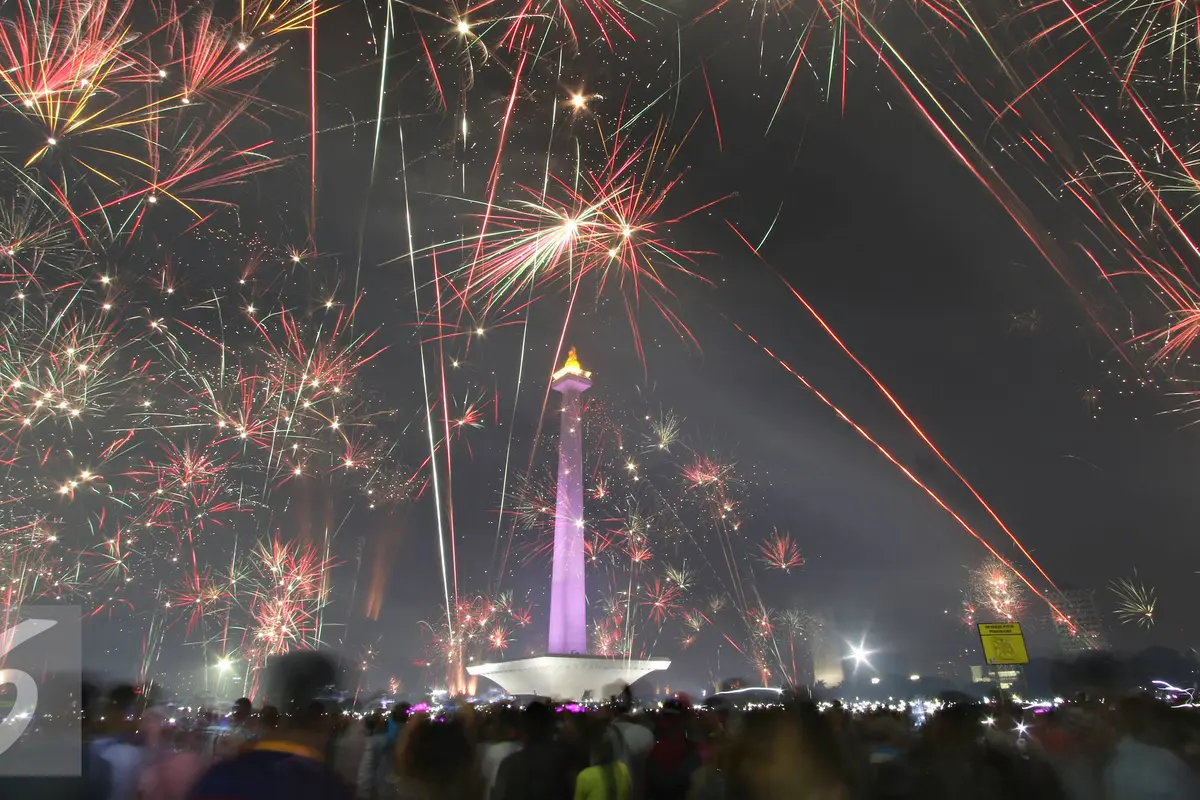 20160101-Tahun-Baru-di-Monas-Jakarta-IA