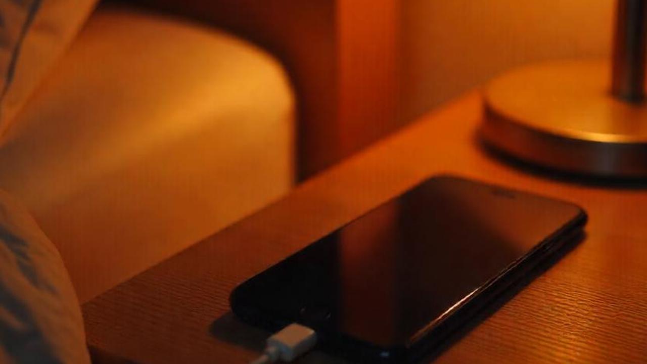 Ini Akibat Charger yang Terindikasi Rusak Dipaksakan untuk Ngecas HP