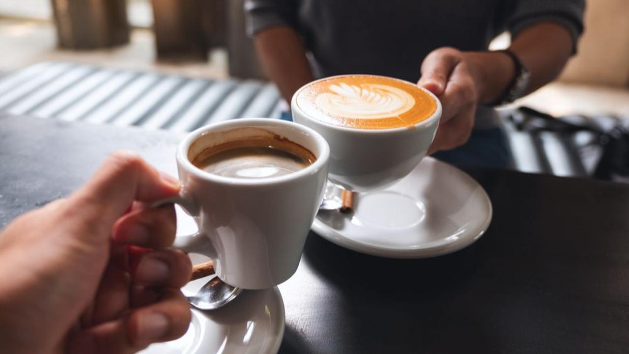 3. Minum Teh atau Kopi Berlebihan<br>