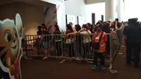 Fans tim voli putra dan putri Indonesia serta Thailand sudah memenuhi Mitec Hall 11, Kuala Kumpur, Minggu (27/8/2017). (Liputan6.com/Cakrayuri Nuralam)