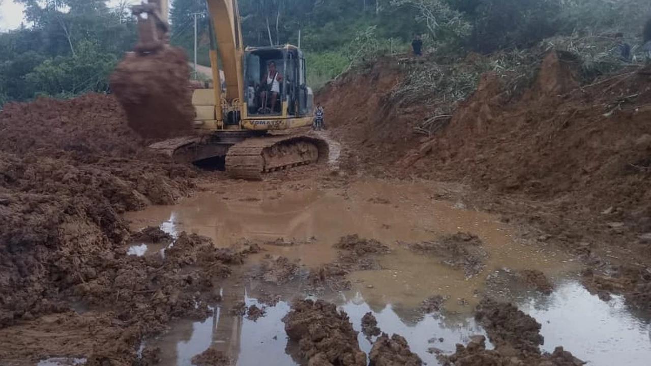 Pembukaan Jalur Longsor di Bener Meriah
