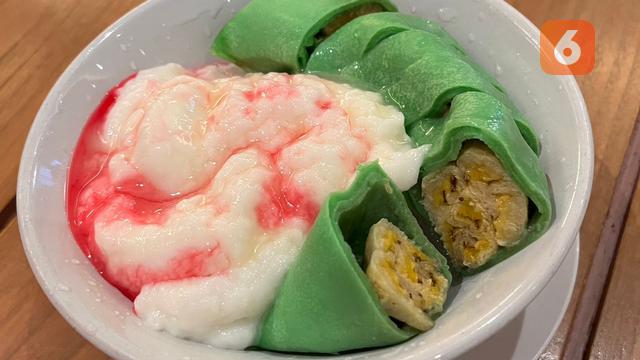 Dessert Es Pisang Ijo di The People's Cafe