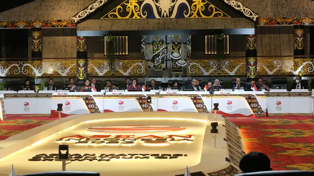 Menteri Keuangan Sri Mulyani Resmi Buka AFMGM 2023 di Bali
