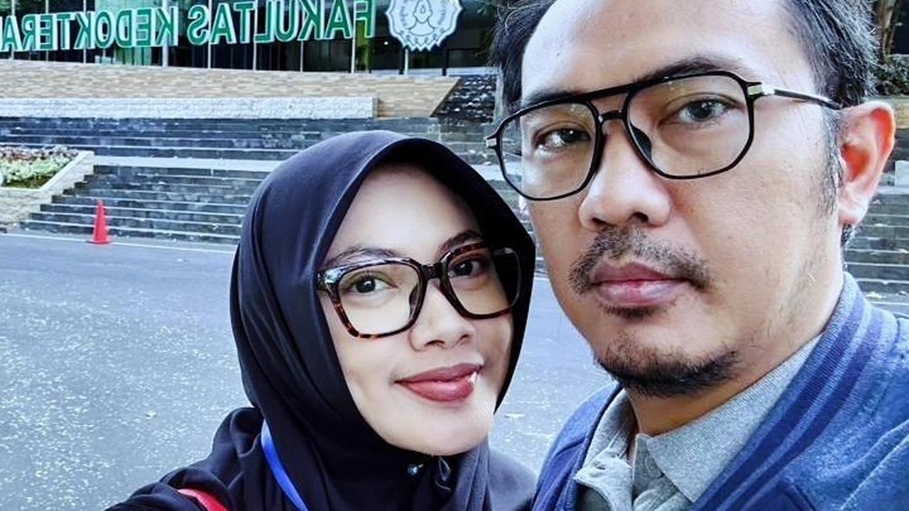 Donny Binawan, suami dokter Astrid Gayatri, adalah seorang dokter spesialis anestesi yang berpraktik di berbagai rumah sakit. Dengan demikian, Astrid kini memiliki pasangan yang satu profesi dengannya.<br>
