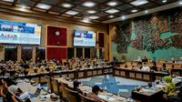 Rapat kerja antara Kemenparekraf dan DPR di Gedung DPR, Jakarta, membahas persiapan mudik lebaran 2023. (dok. Biro Komunikasi Publik Kemenparekraf)