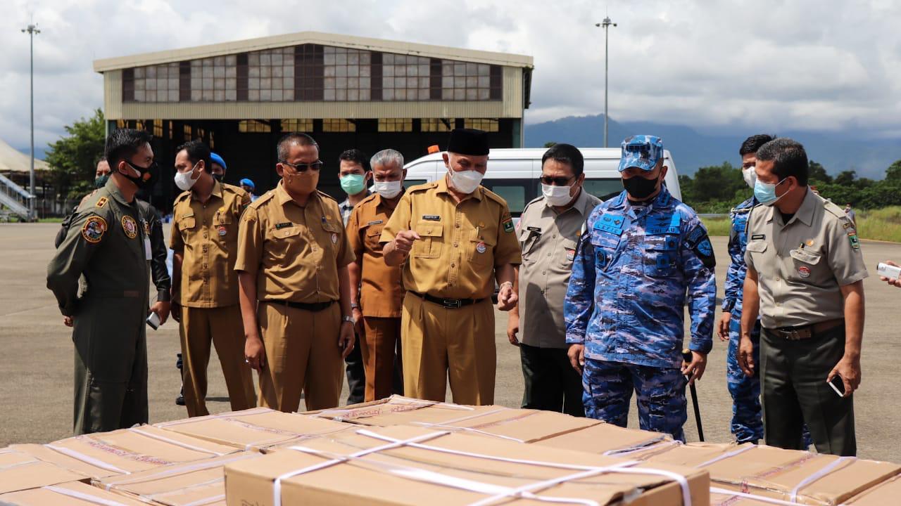 Sebanyak 50 konsentrator oksigen bantuan Panglima TNI tiba di Sumbar. (Liputan6.com/ Humas Pemprov Sumbar)