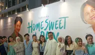 Foto para pemain ditemani dengan produser, sutradara dan penulis film Home Sweet Loan saat jumpa pers di Epicentrum XXI. (Dok. Liputan6).