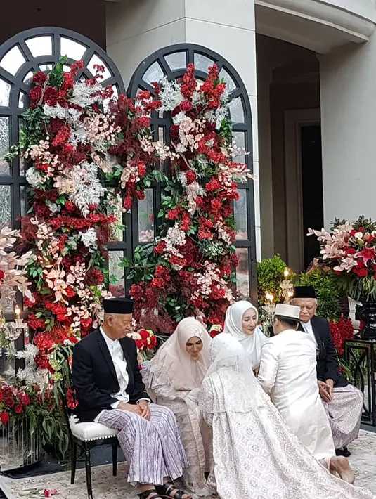 Dian Pelangi dan Sandy Nasution (Instagram/ghatie.rp)