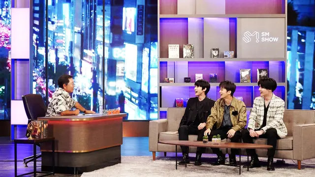 Lee Soo Man dan NCT. (SM Entertainment via Soompi)