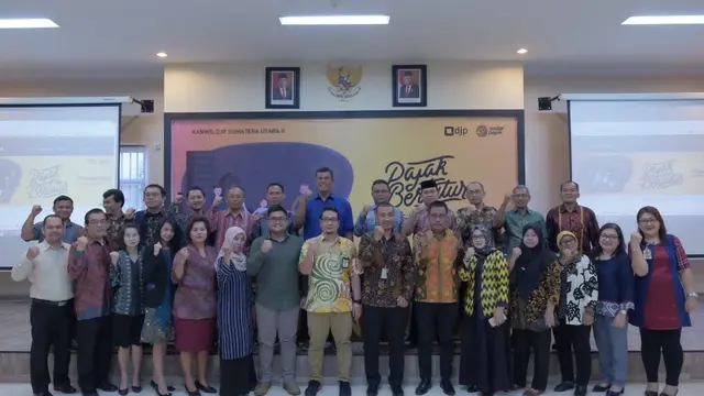 25 Pimpinan Perguruan Tinggi Swasta (PTS) yang berada di wilayah Kanwil DJP Sumut II mengikuti acara Pajak Bertutur di aula Integritas Gedung Kanwil DJP Sumut II, Pematang Siantar (Jumat, 22/11/2019).