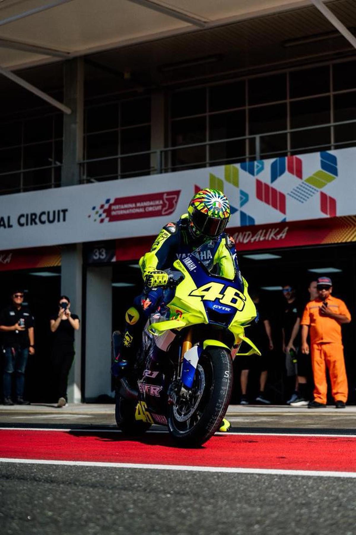 Hari Kedua Jajal Sirkuit Mandalika, Valentino Rossi Sempat Keluar Lintasan: Untung Enggak Crash