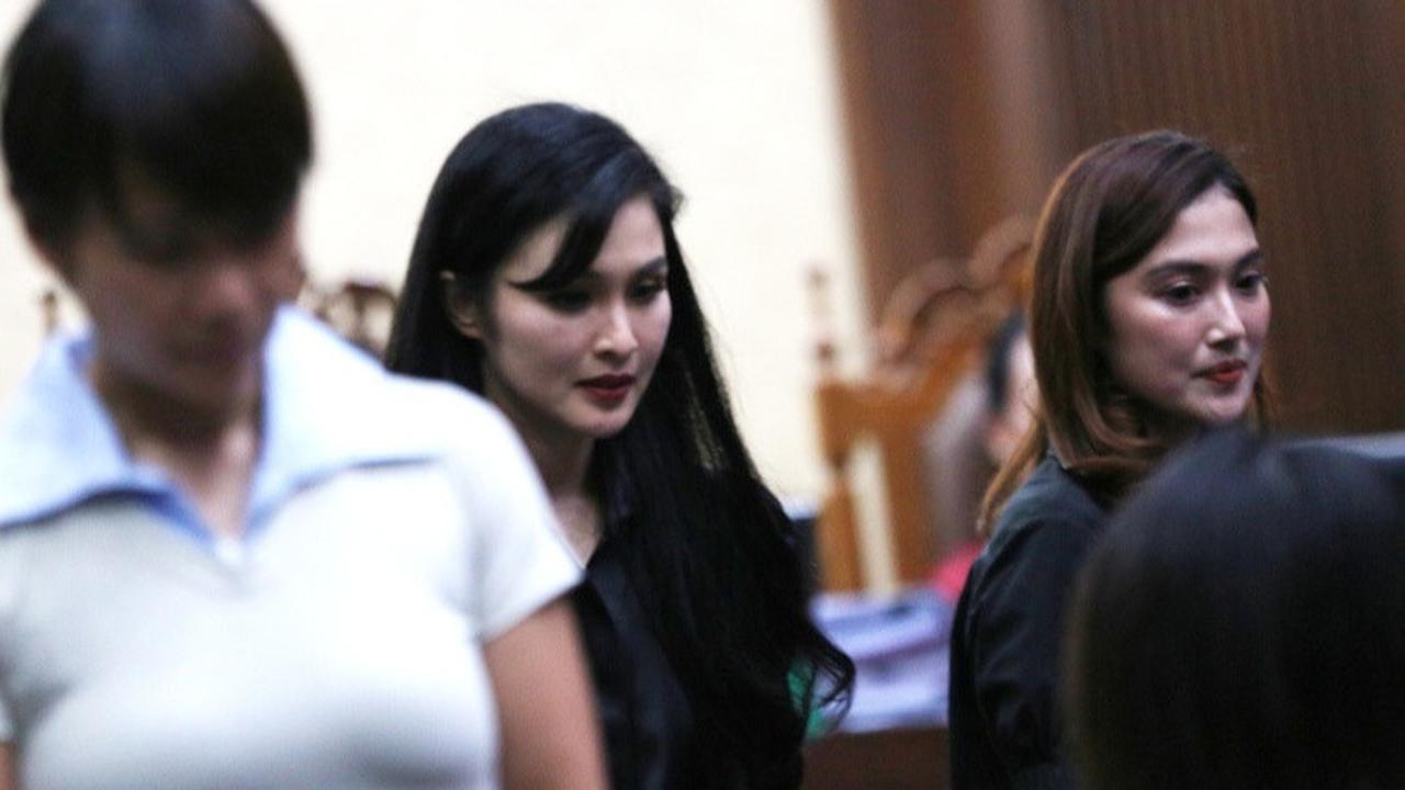Pakai Outfit Serba Hitam, Sandra Dewi Jadi Saksi Sidang Korupsi Harvey Moeis: Dia Suami yang Sangat Saya Cintai, Yang Mulia