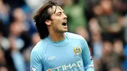 Selebrasi gelandang Manchester City David Silva usai cetak gol ketiga timnya ke gawang Sunderland dalam lanjutan EPL di City of Manchester Stadium, 3 April 2011. City unggul 5-0. AFP PHOTO / PAUL ELLIS
