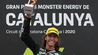 Darryn Binder. Pembalap Afrika Selatan berusia 24 tahun ini merupakan satu-satunya rookie yang diambil dari ajang Moto3. Ia direkrut oleh RNF Yamaha usai aksinya musim 2021 lalu bersama Sprinta Racing di Moto3 membawanya finis di posisi ke-7 dengan mengumpulkan 136 poin. (AFP/Lluis Gene)