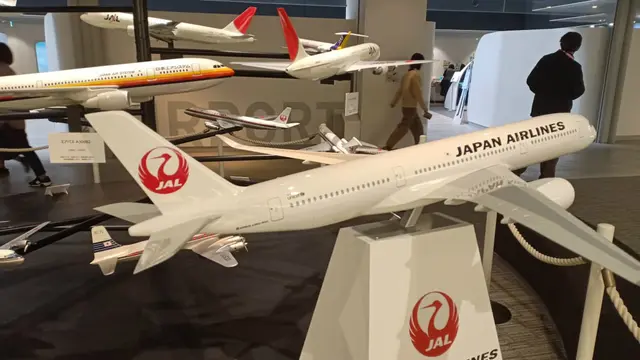 Miniatur pesawat JAL di Japan Airlines Sky Museum