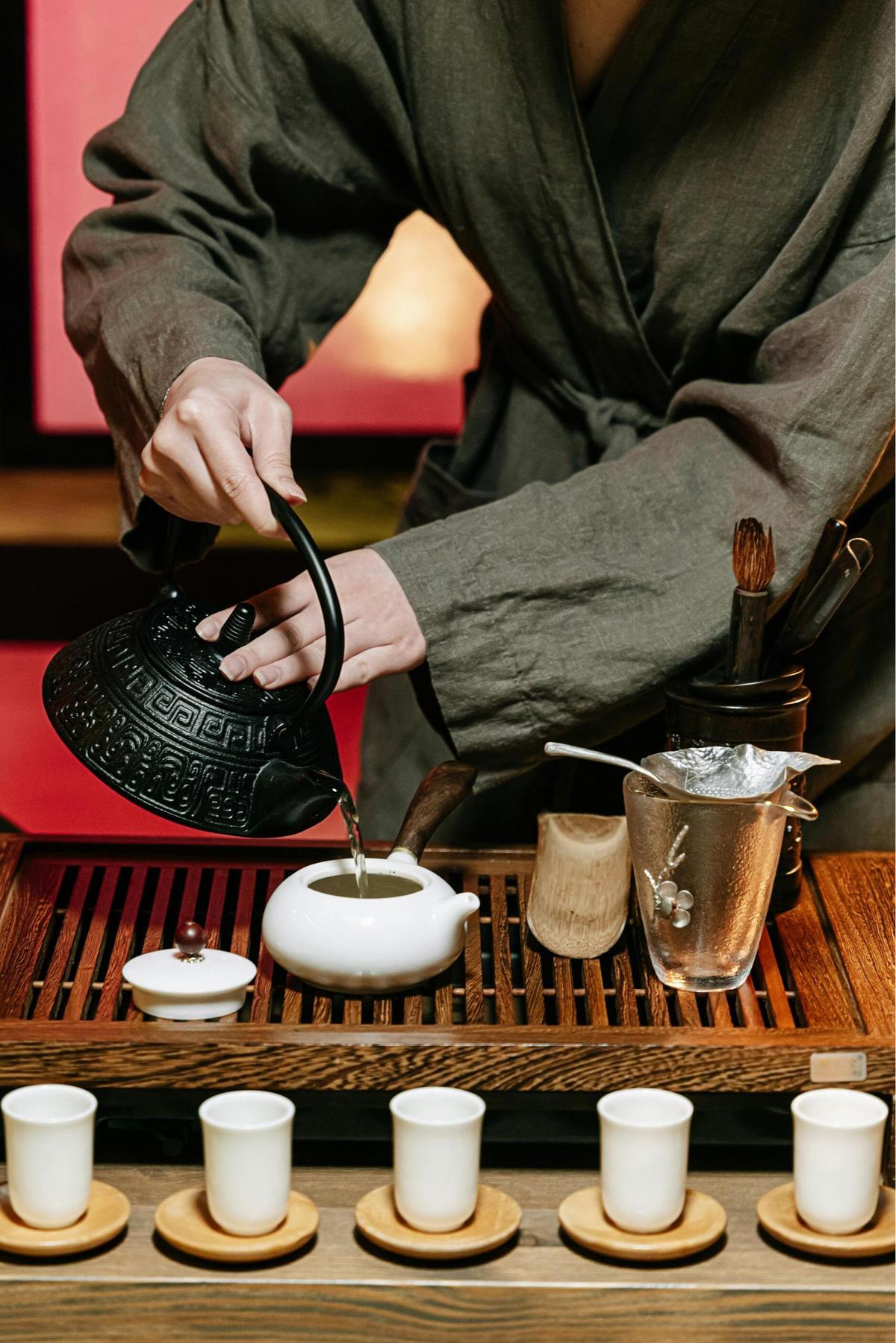 Ritual Minum Teh