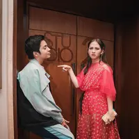 Angga Aldi Yunanda dan Adhisty Zara, dua insan muda yang juga dikabarkan memiliki hubungan spesial. Berawal dari membintangi film Dua Garis Biru, kedekatan mereka pun akhirnya membuat banyak orang penasaran. (Instagram/zaraadhsty)