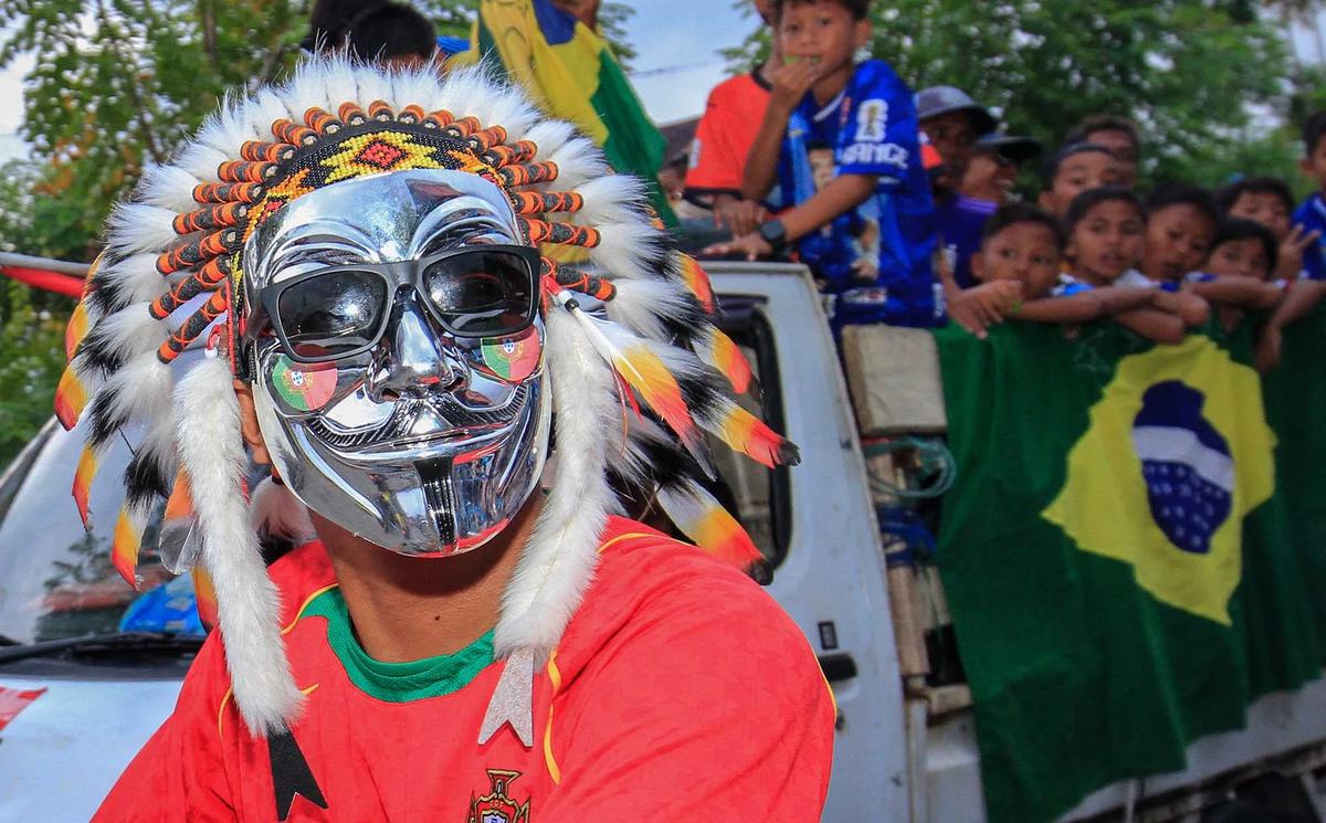 FOTO: Ratusan Warga Gelar Konvoi Sambut Piala Dunia 2026 k