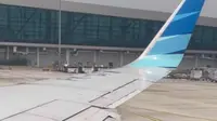 Kunto Aji jadi penumpang pesawat Garuda Indonesia yang gagal terbang pada Sabtu, 24 Agustus 2024. (dok. tangkapan layar video X @KuntoAjiW/https://x.com/KuntoAjiW/status/1827216647134048710)