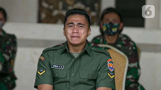 FOTO: Ekspresi Aprilia Manganang Usai Dapatkan Nama Baru Jadi Aprilio Perkasa Manganang