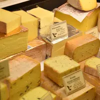 Ketahui manfaat dari 6 jenis keju terbaik bagi tubuh. (Photo by Waldemar Brandt on Unsplash)