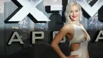 Aktris AS, Jennifer Lawrence berpose saat menghadiri premiere film "X-Men: Apocalypse" di London, Inggris, Senin (9/5). Di acara tersebut, aktris 25 tahun tersebut tampil mengagumkan dengan gaya busana andalannya. (DANIEL Leal - Olivas/AFP)