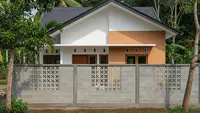 6 Model Pagar Batako Modern yang Cocok untuk Rumah Kampung dan Desa
