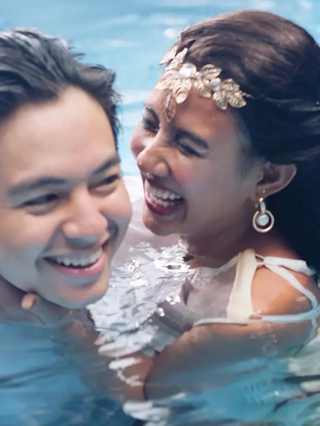 Detail Gaun Shenina Cinnamon untuk Pemotretan Underwater, Cantik Bak Pengantin Sampai Dikira Foto Prewedding