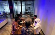 Dua Tersangka Kasus Film Porno Produksi Kelas Bintang Menikah di Kantor Polisi, Begini Penampakannya