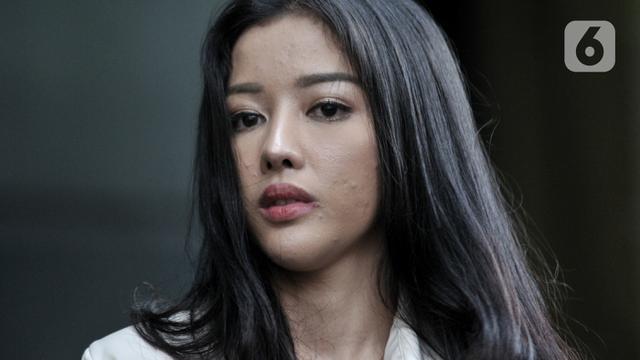 Senyum Lepas Siwi Widi Usai Diperiksa Polisi