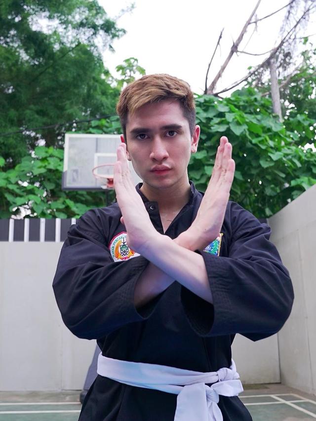 6 Potret Gaya Verrell Bramasta Latihan Pencak Silat, Curi Perhatian