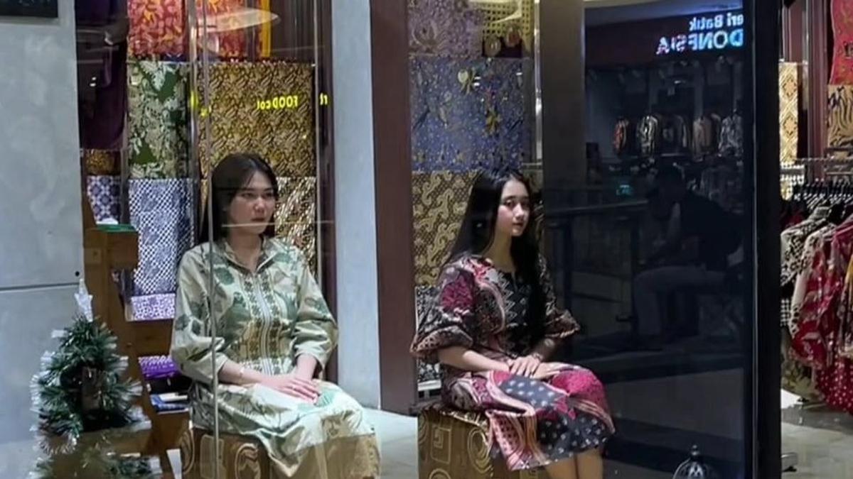 Viral Toko Pakaian dengan Manekin Hidup di Purwokerto Bikin Syok Pengunjung
