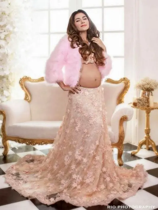 20 Potret Kehamilan Artis