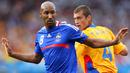4. Nicolas Anelka - Penyerang yang cukup disegani oleh bek papan atas eropa. Kemampuannya mencetak gol di setiap laga membuatnya begitu ganas dalam hal mencetak gol. (AFP/Valery Hache)