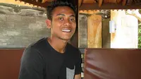 Gelandang bertahan Persebaya Surabaya, Zulfiandi, angkat bicara seputar dualisme yang menimpa Persebaya dan konflik PSSI-Menpora. (Bola.com/Zaidan Nazarul)