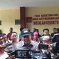 Direktur Pelayanan BPJS Ketenagakerjaan Khrisna Syarif menyambangi RS Polri melihat korban tewas akibat crane jatuh (Liputan6.com/ Devira Prastiwi)