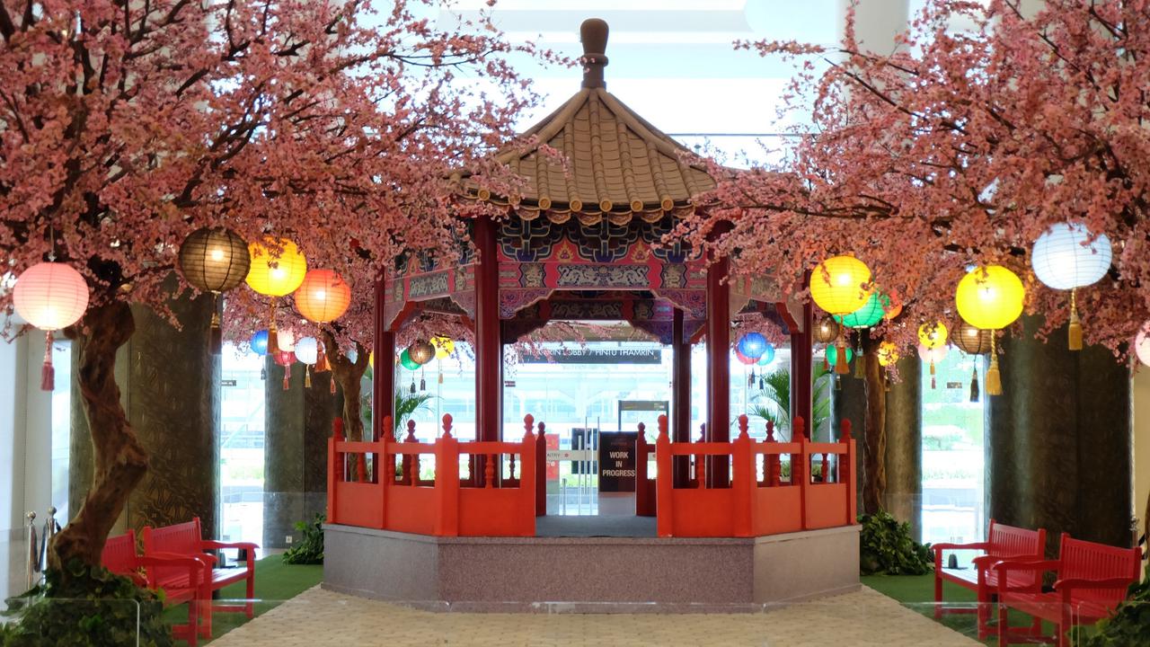 Meriahnya Dekorasi dan Penawaran Imlek Mal Premium di Jakarta