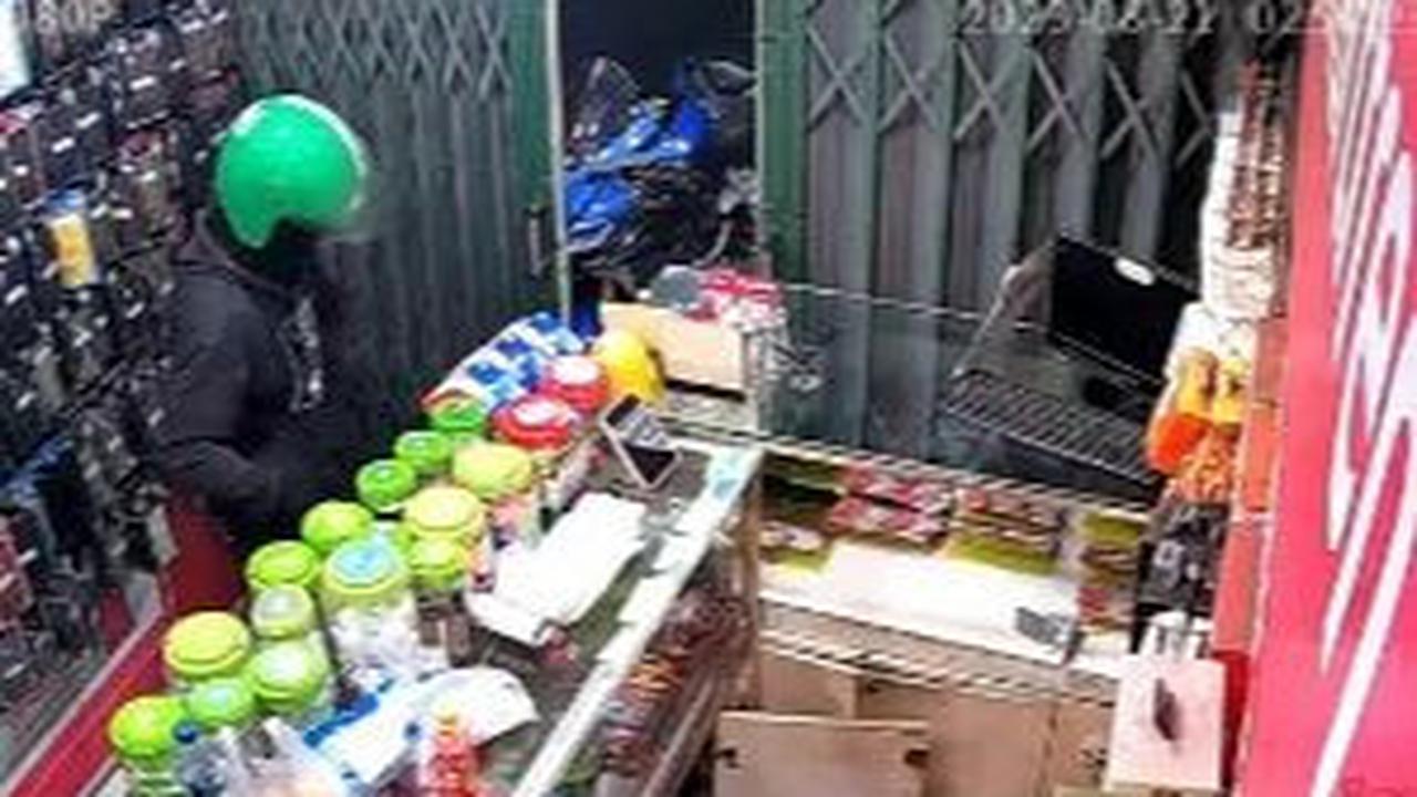Korban Menangis Ketakutan