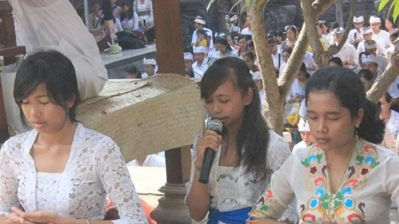 20151129-Hari Raya Saraswati-Ilmu Pengetahuan-Umat Hindu Bali